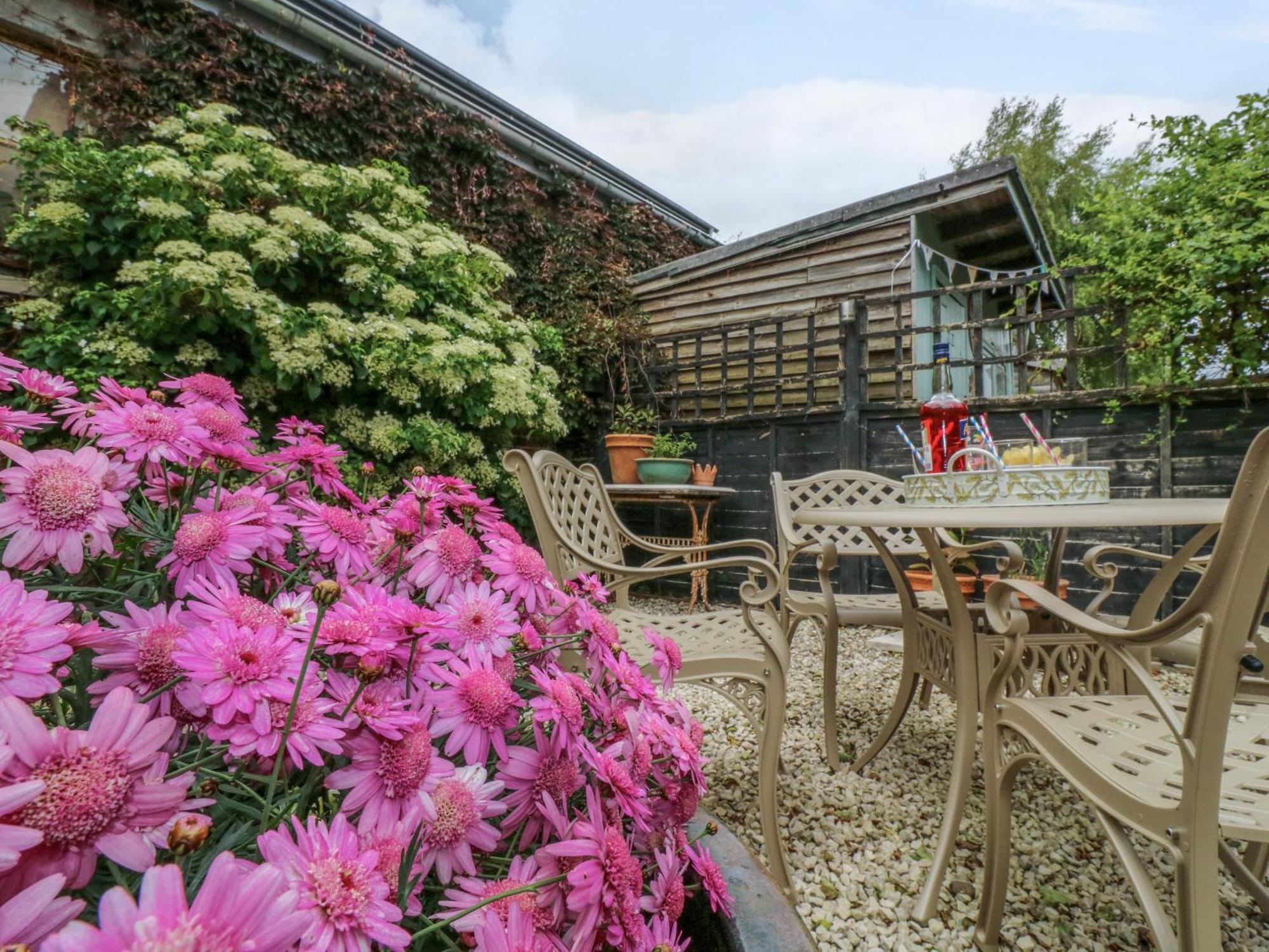 Compass Cottage Aldeburgh Bagian luar foto